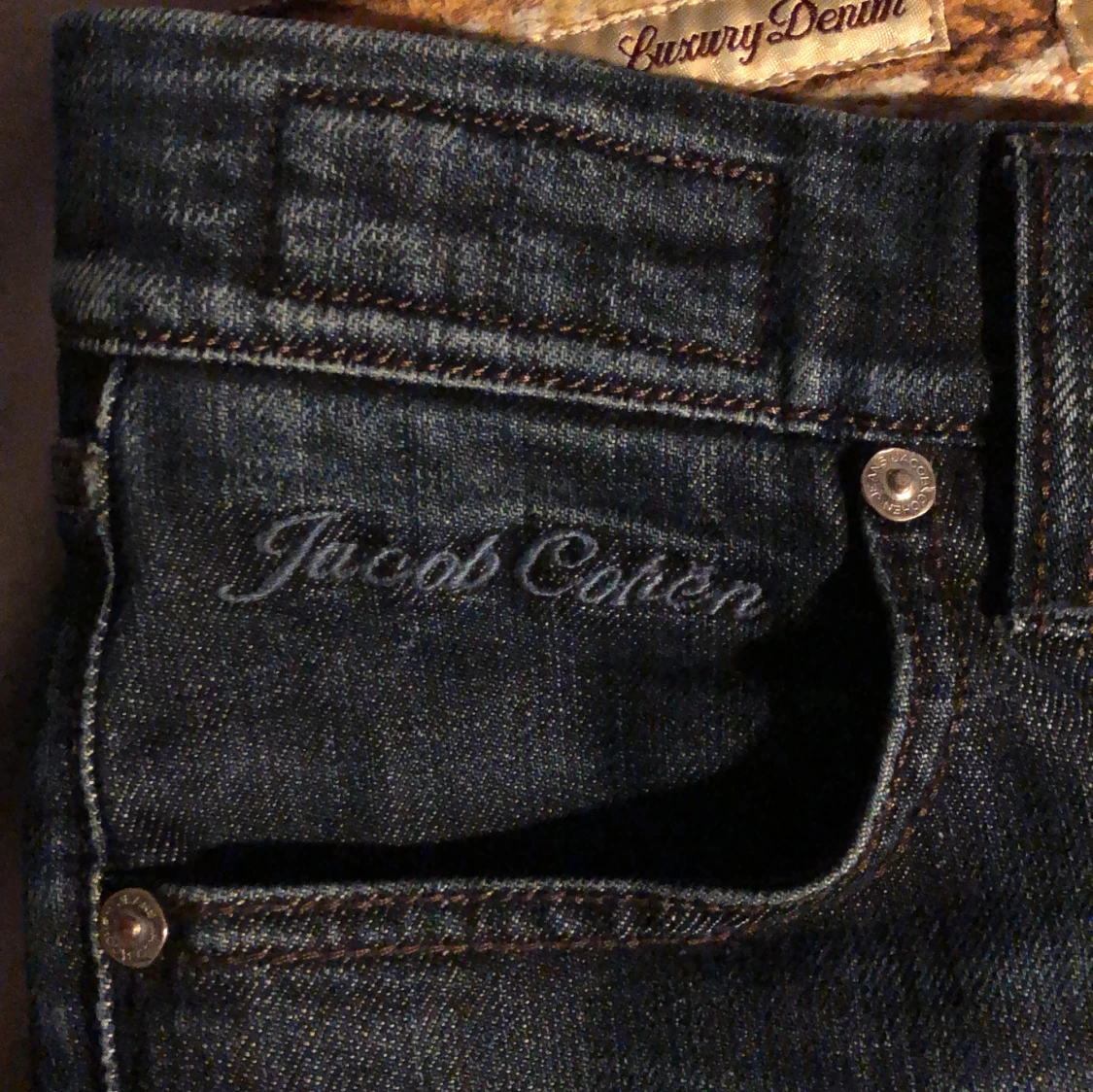 Mörkblå jeans från Jacob Cohen - 91