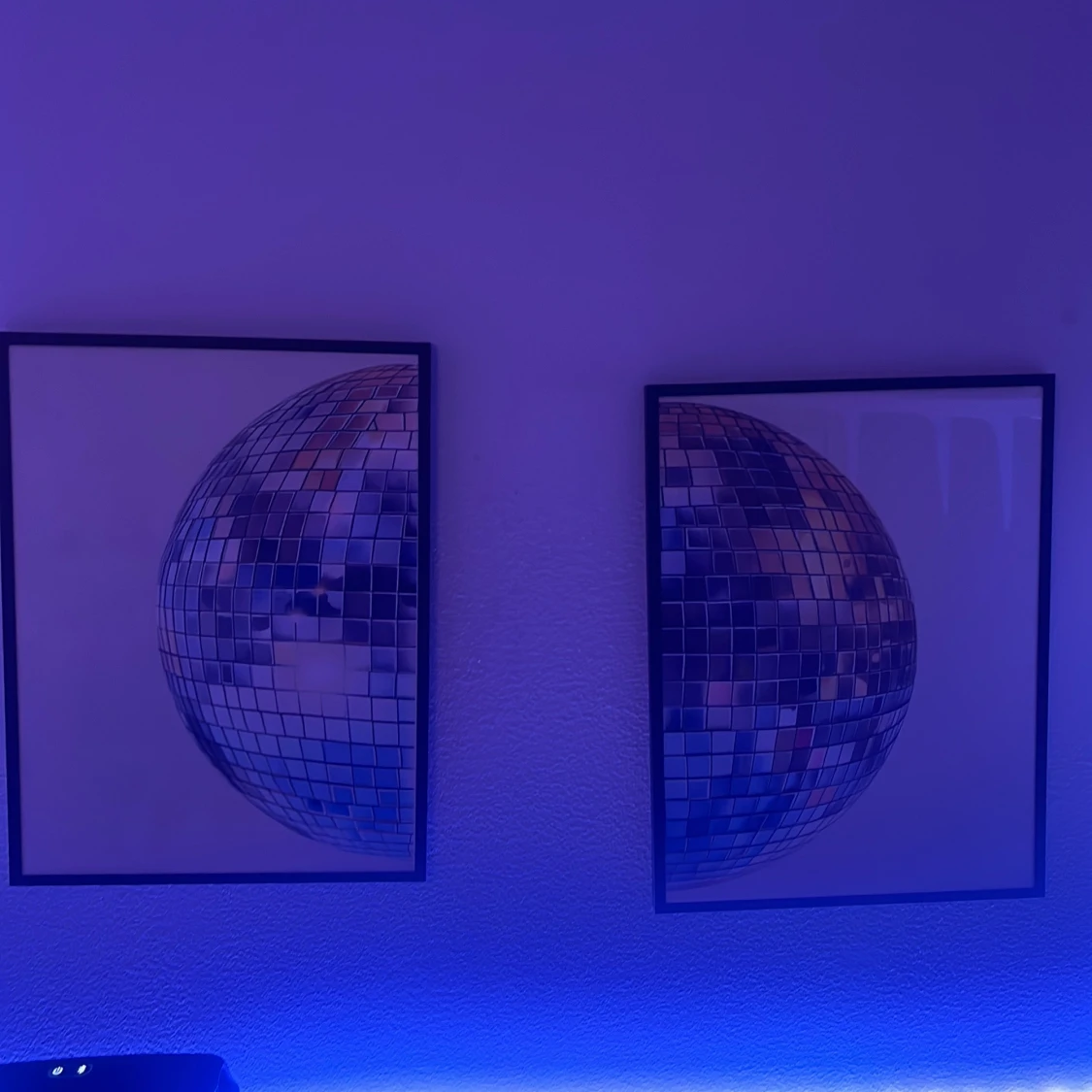 2 Posters med halv discokula - 91