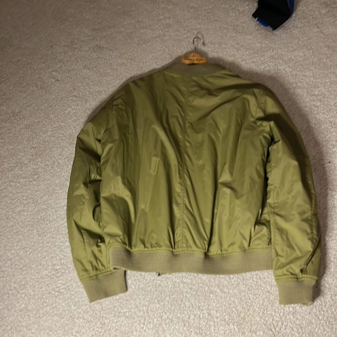 Olivgrön bomberjacka från H&M - 91