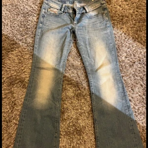 Low wast bootcut jeans från Diesel  - jätte snygga low wast bootcut jeans från disel😘😘