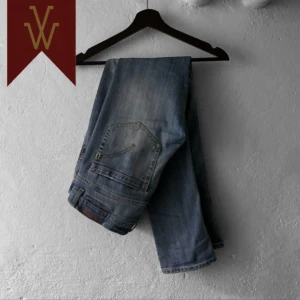 Dondup George  - Feta dondup med slitningar | Skicks 8/10 | W33 | Hör av er vid funderingar!