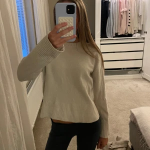 Stickad tröja - Super najs stickad tröja🩷🩷