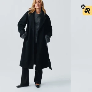 Svart kappa -  Svart kappa från Gina tricot