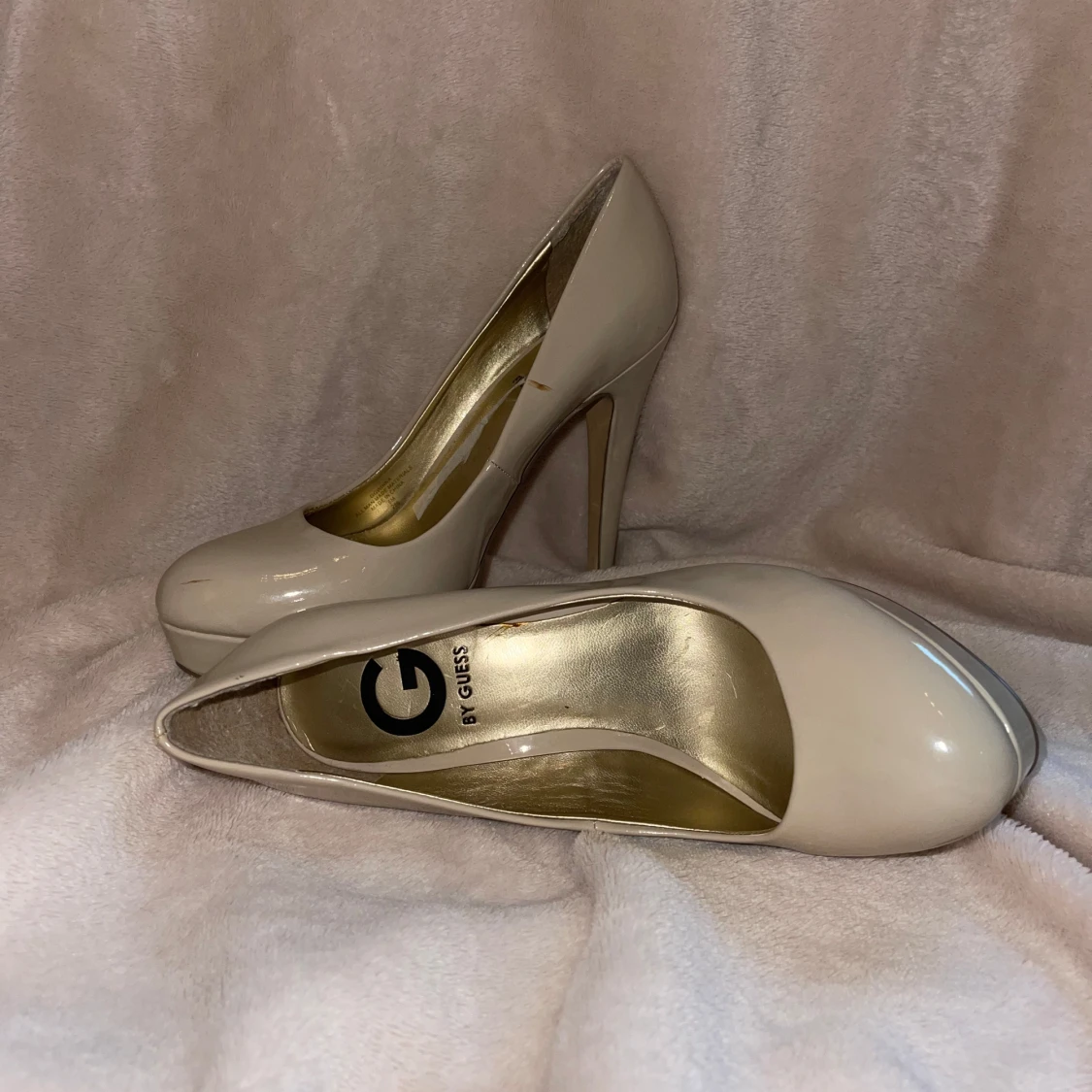 Krämfärgad guess klackar - 3