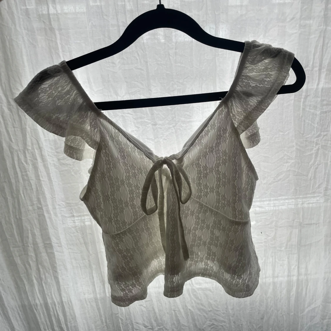 Vit blus med knytning - 2