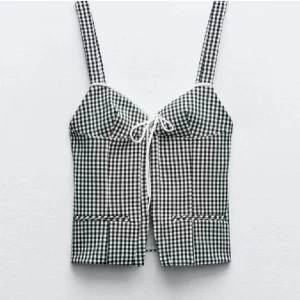 Zara korsett - säljer denna eftertraktade korsetten från zara i storlek S! korsetten är i toppskick❤️ skriv om ni har nån fråga