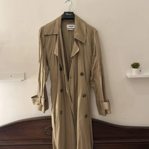 Kappa Weekday - Kappa knappt använd från weekday   Nypris 1100 Kr  Storlek XS