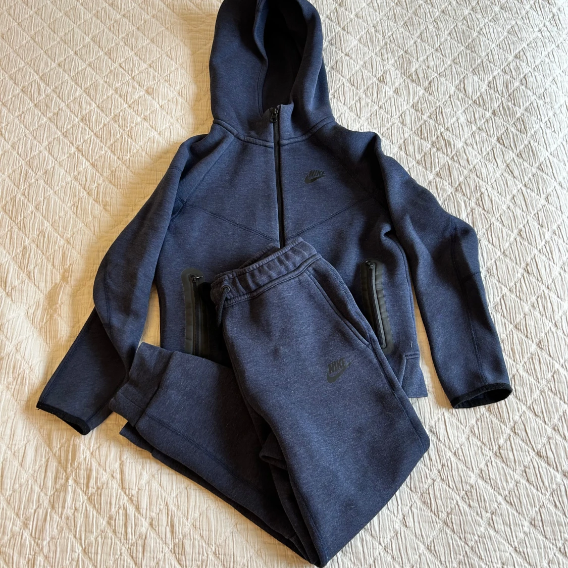 Nike Tech fleece hoodie och byxor