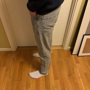 Säljer nu mina Jack and Jones jeans i modellen chris. De är regular fit och i storleken 27/30. 