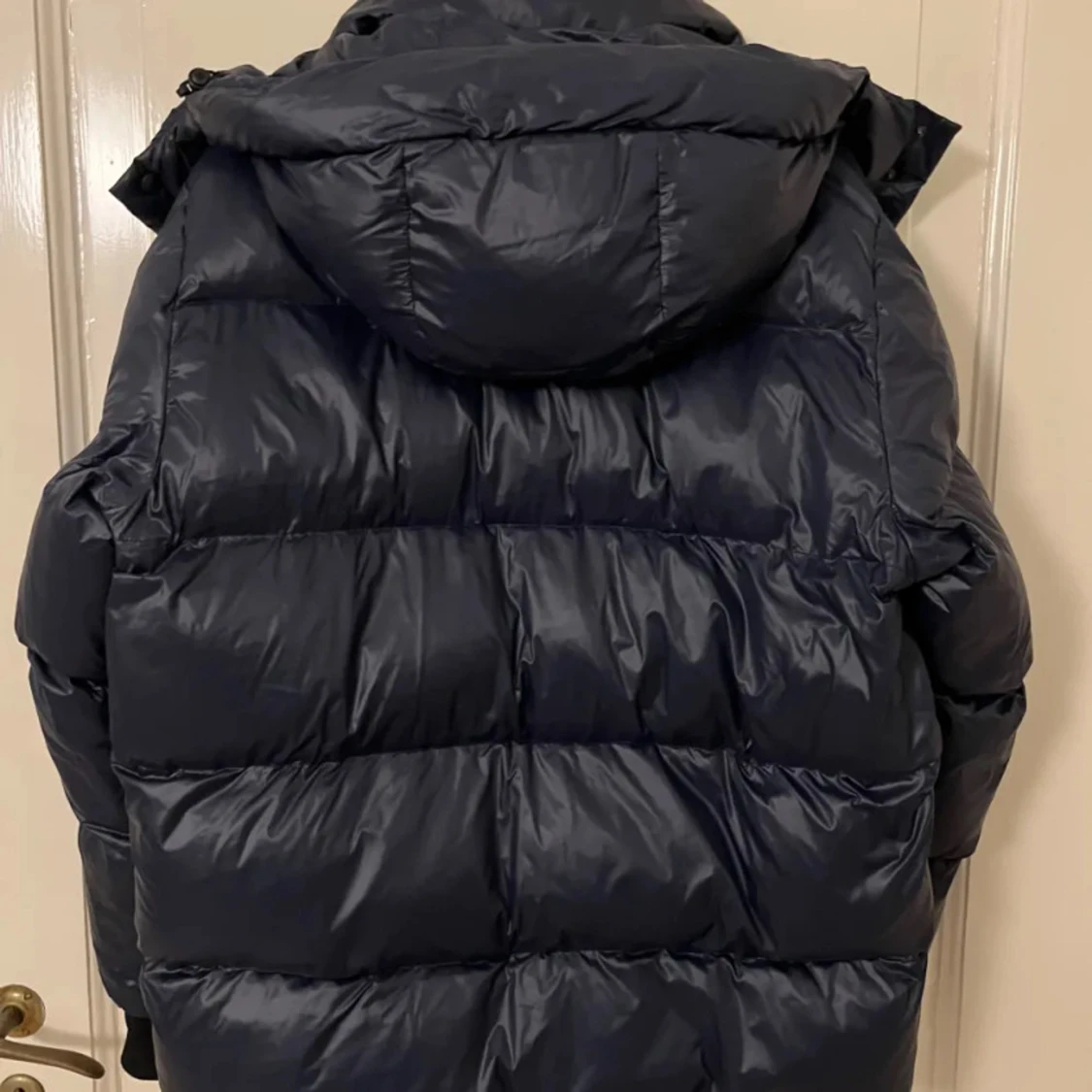 Mörkblå dunjacka från SikSilk - 90