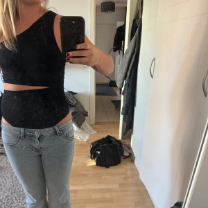 Body - Säljer en perfekt fest body ifrån zara som inte finns längre!! Helt i nyskick och endast använd 1 gång💞