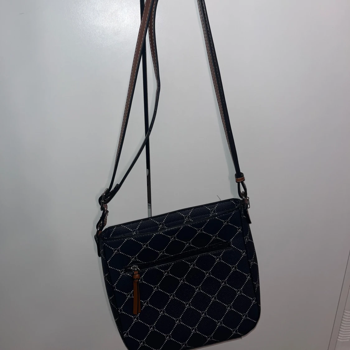 Marinblå axelväska från Tamais - 90