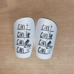 Benskydd  - Hej säljer dessa mini benskydden i storlek S och är helt nya.