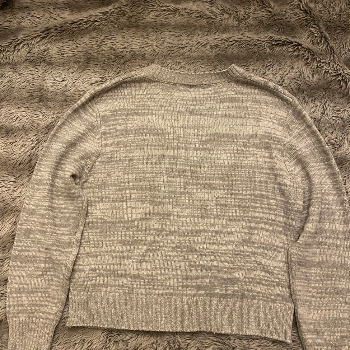 Grå stickad tröja från H&M - 90