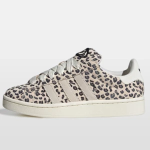 Leopard adidas campus🐆 - Säljer dessa leopard adidas campus. De kan fixas fram i alla storlekar. Det är helt nya och kommer med box. Skriv till mig vid eventuella frågor‼️