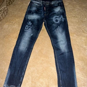 Dsquared2 jeans - Helt nya och oanvända. Storlek 48. Pris kan diskuteras vid snabb affär. 