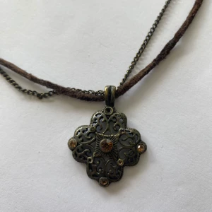 Kort halsband - Kort halsband köpt second hand <3