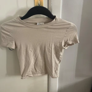 Beige tshirt - Beige tshirt