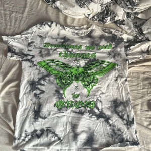 Tröja - Använt några gånger vet inte om den är för tjejer eller killar