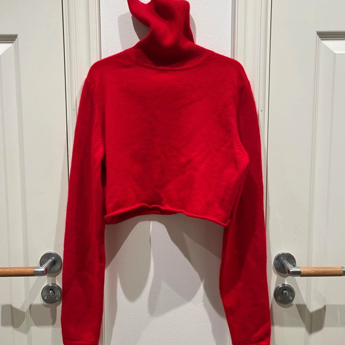 Röd cropped turtleneck
