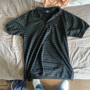 Ralph Lauren Pike - Skit snygg raffe pike sitter som L pris kan diskuteras dm för mer bilder!