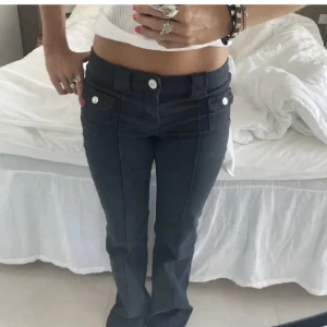 Hm cargo jeans  - Säljer dessa sjukt populära o snygga jeansen från HM❤️‍🔥❤️‍🔥 superfint skick❤️‍🔥❤️‍🔥 storlek 36❤️‍🔥❤️‍🔥 