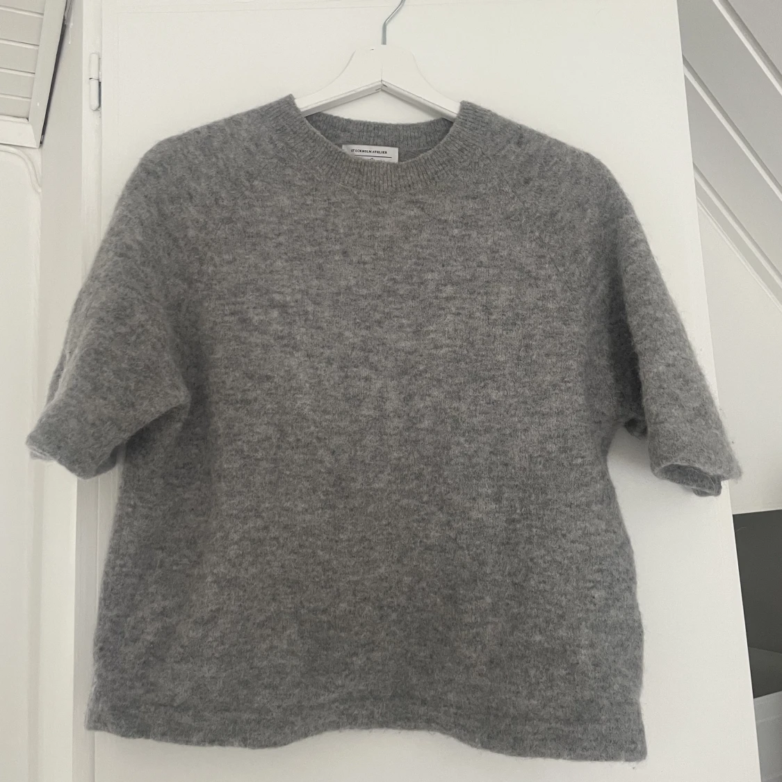 Kortärmad stickad tröja 