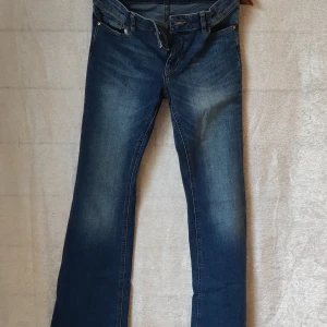 Jeans Detroit från Lindex - Jeans, sparsamt använda och i nyskick. Stretchjeans, bootcut.