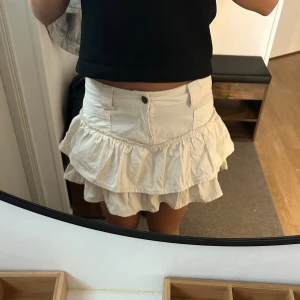 Volang Jeans Kjol - superfin kjol från bershka  säljer pågrund aldrig kommit till användning