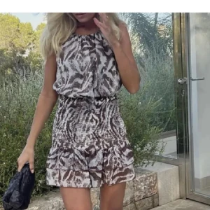 Leopard kläning  - Säljer denna sjukt fina leopard kläningen från Zara då den inte kommer till användning 