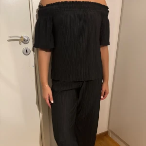 Gina sett - Väldigt fint sett från Gina, storlek S