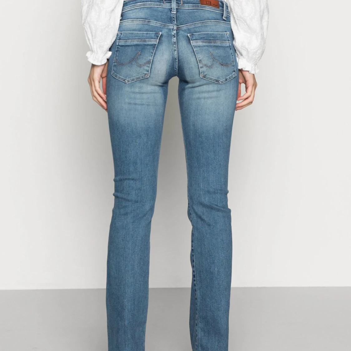 Blåa bootcut jeans🩵 - 3
