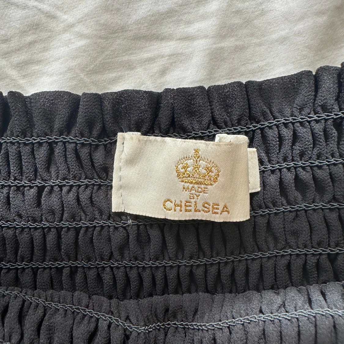 Svart fin volangkjol - 90