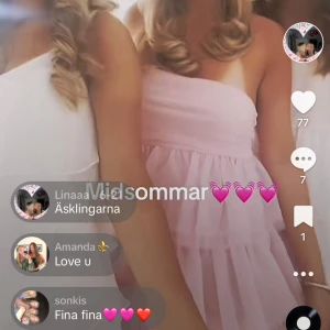 Super fin klänning!! - Säljer denna fina fina volang klänning som bara används en gång som inte längre kommer till användning!!💓 storlek s/m