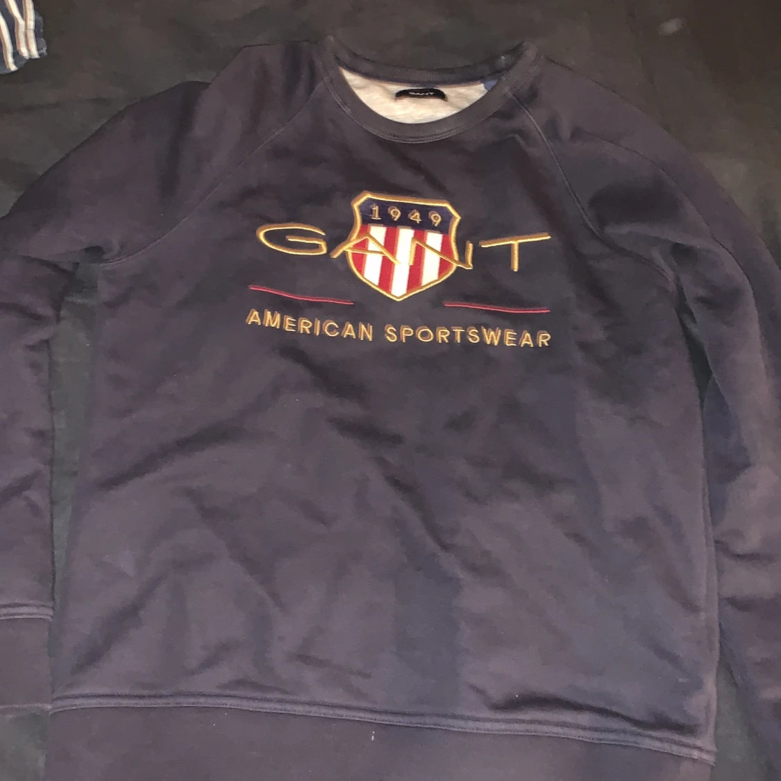 Mörkblå sweatshirt från GANT