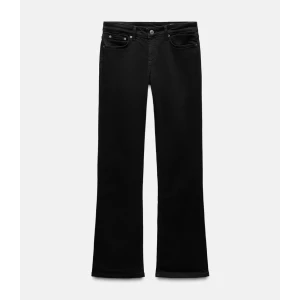 Svarta bootcut jeans - Lågmidjade svarta bootcut jeans från zara. Aldrig använda med prislappen kvar. 