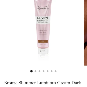 Brun utan sol - Helt ny och självklart oöppnad bronzing kräm från det populära märket loving tan. Produkten ger en direkt effekt och går att använda på egen hand eller över andra brun utan sol produkter. Säljer då jag tyvärr råkade köpa fel färg. Nypris ca 400kr med frakt🤍