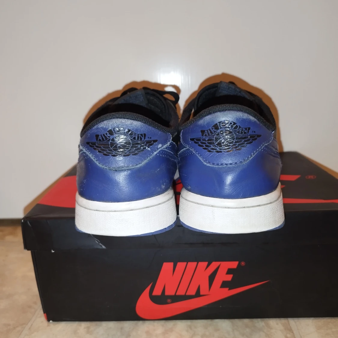 Nike Air Jordans i svart och blått - 2