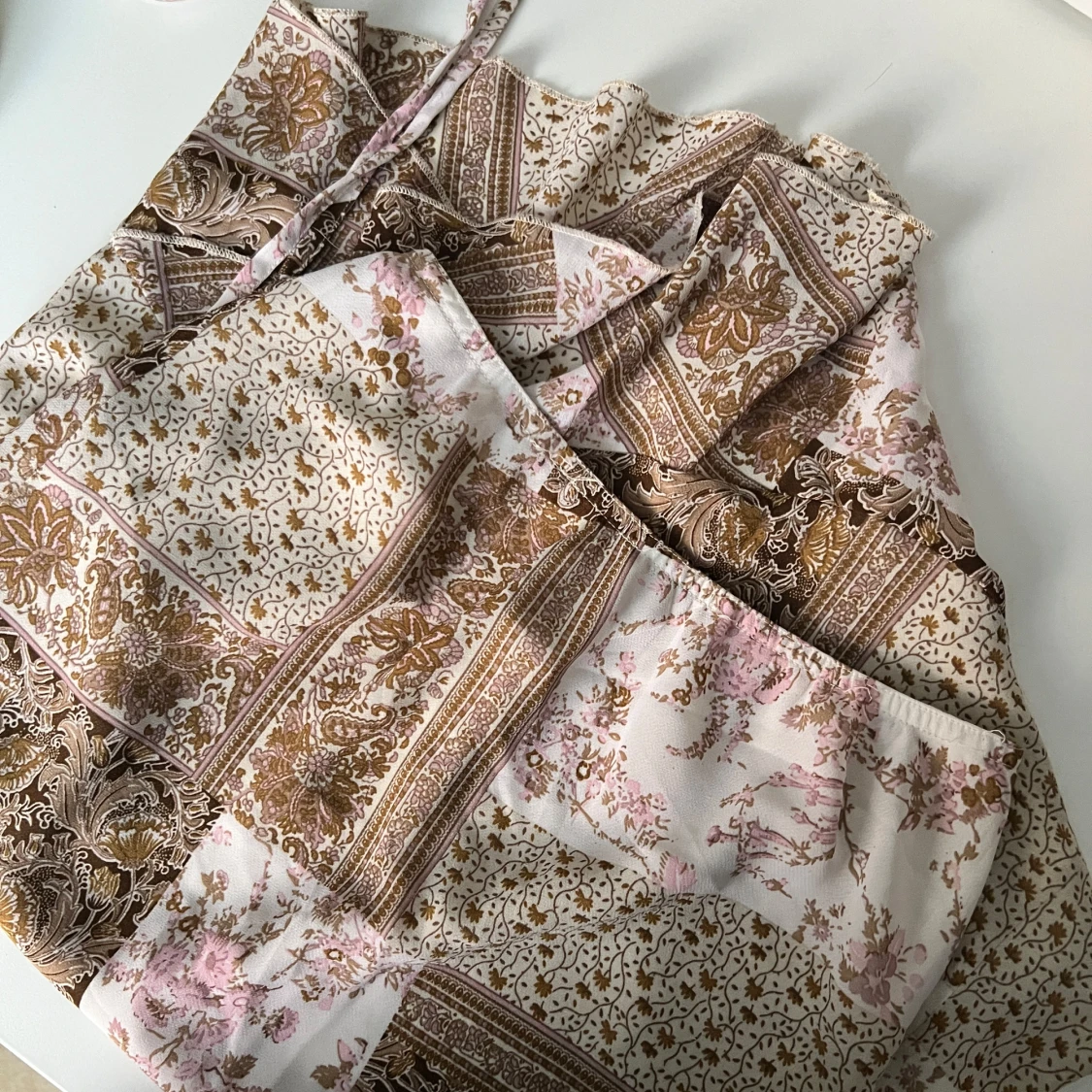 Patchworkmönstrad kjol i beige och rosa - 3