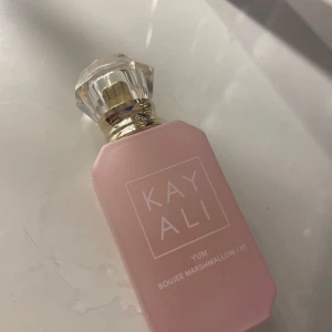 KAYALI MINI 10 ML - Använt fåtal gånger köpt för 400 kr Marsmellow Yum