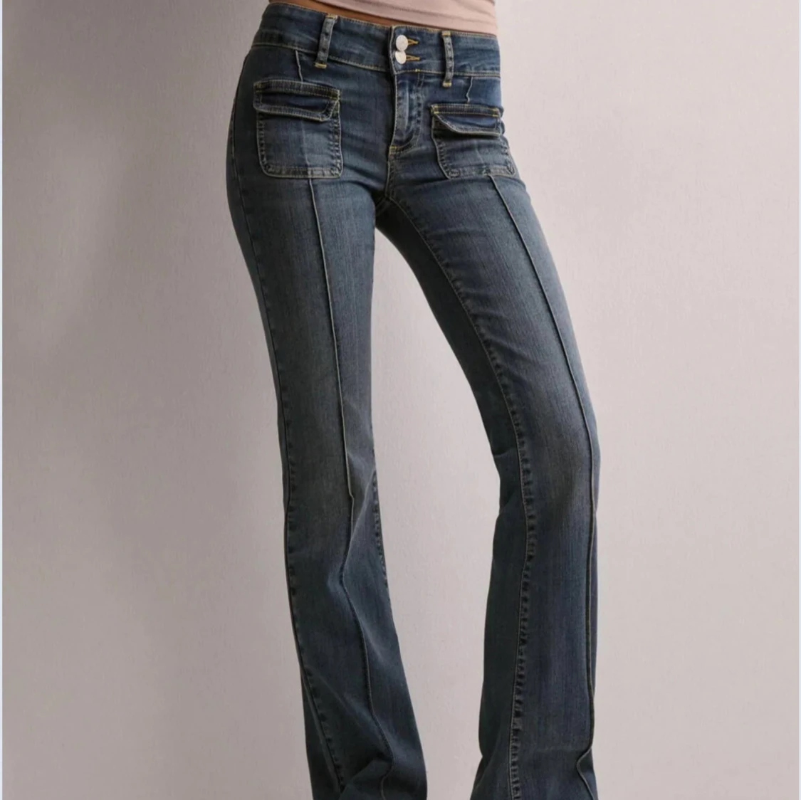 Blå bootcut jeans