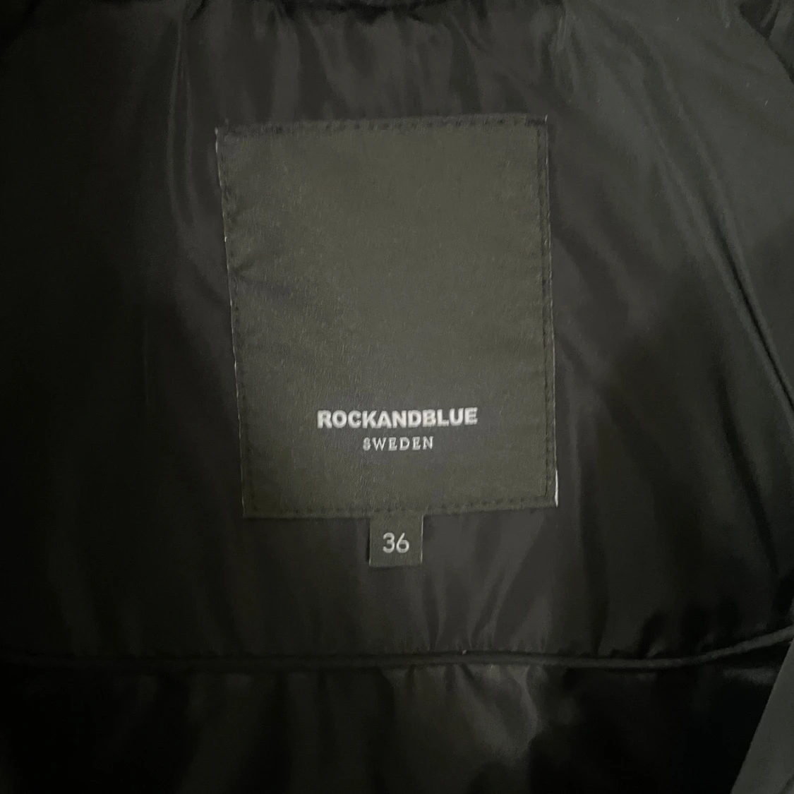 Rock and blue jacka dam  - 92