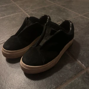 Eytys - Eytys i fint skick, tyvärr för stora för mig. Strl 37. Fint skick men lite slitna❤️