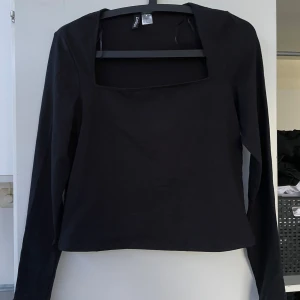 Tröja - oanvänd H&M tröja storlek M