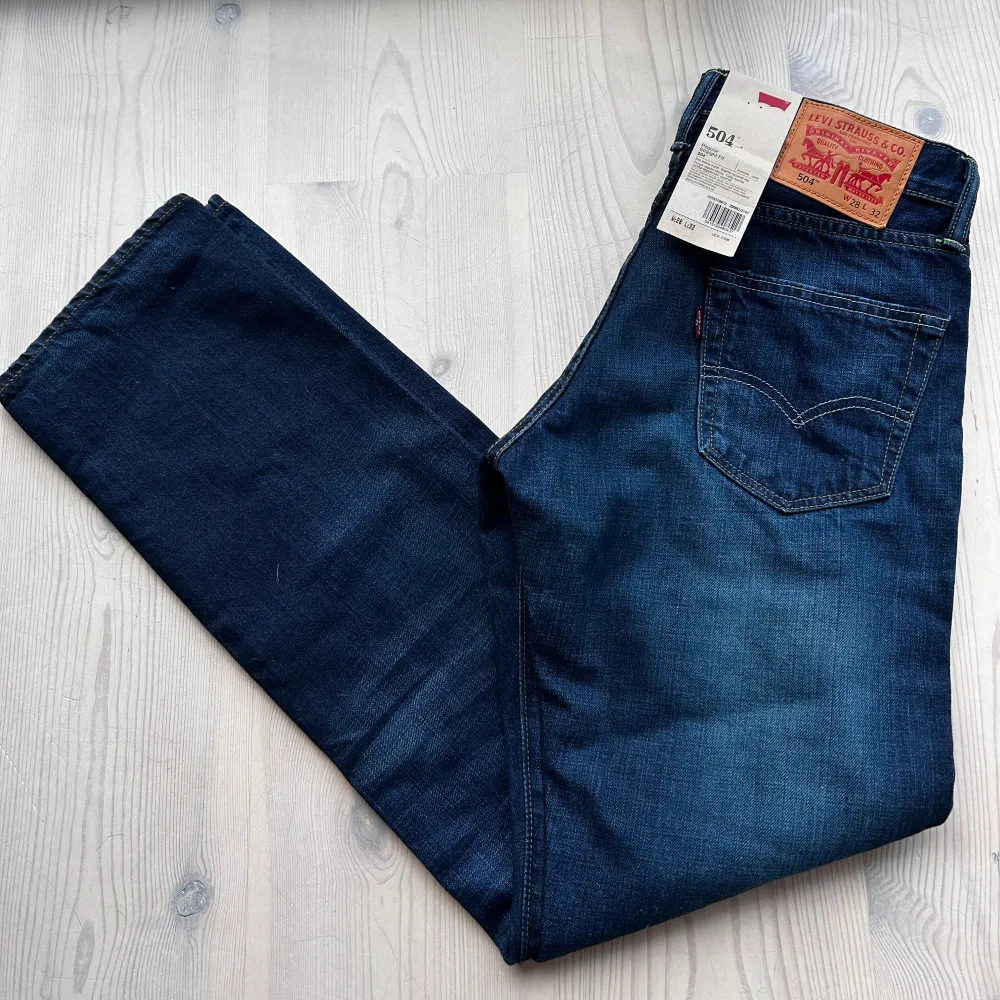 Helt nya oanvända Levis jeans med lapp kvar. Ordinarie pris 1000kr men säljer för endast 399!. Jeans & Byxor.