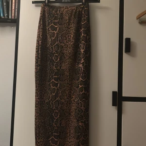 Orm mönster kjol - Jätte snygg orm mönster kjol😍🐍🐍