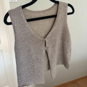 Skickad topp - Använd en gång, vet inte vilket märke 🤎