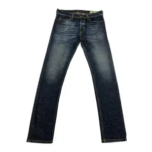 Diesel Jeans med slitningar i strlk 29/30