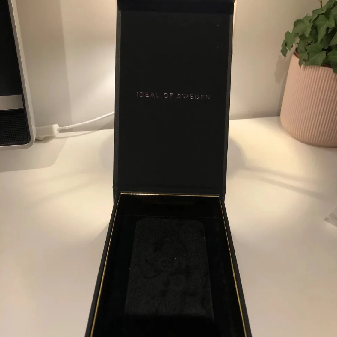 Ideal Of Sweden mobilskal - 91