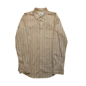 Randig skjorta - Sjukt classy vintage skjorta från Penguin. Otroligt snygg nyans av orange som inte står ut för mycket. Säljer för att den tyvärr inte passar mig längre. Skicka iväg ett meddelande om du är nyfiken på passform, mått eller vill ha fler bilder! 